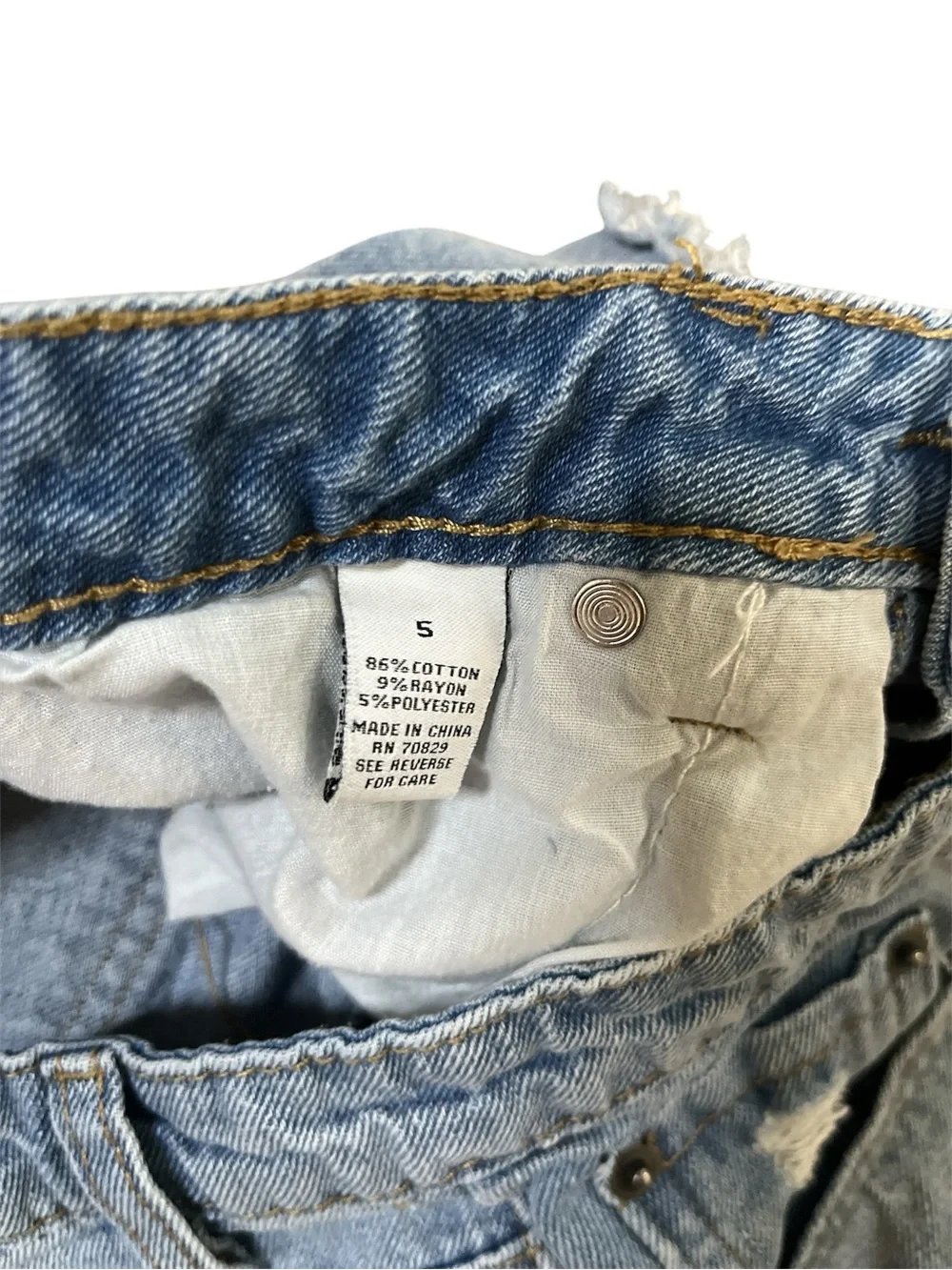 Rue21 distressed high rise denim shorts size 5 light wash cutoff frayed hem